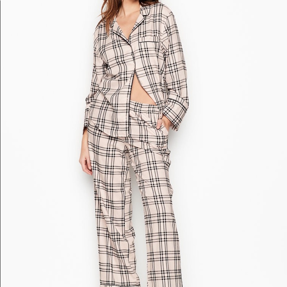 NWT Victoria’s Secret Sleepsoft Pajama Set